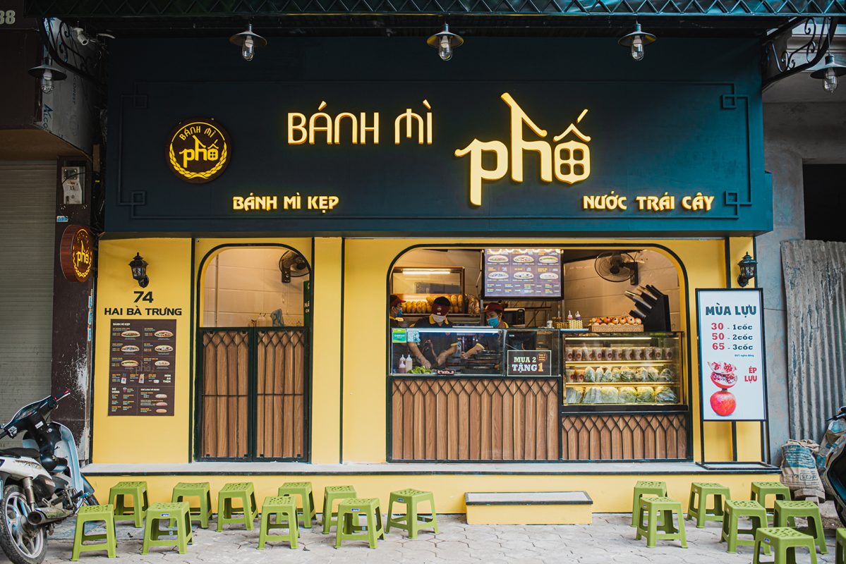 Thi công biển hiệu cửa hàng Bánh Mì Phố